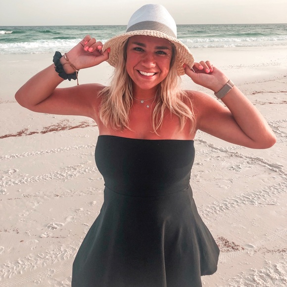 Meet your Posher, Kaitlin - Picture 1 of 3